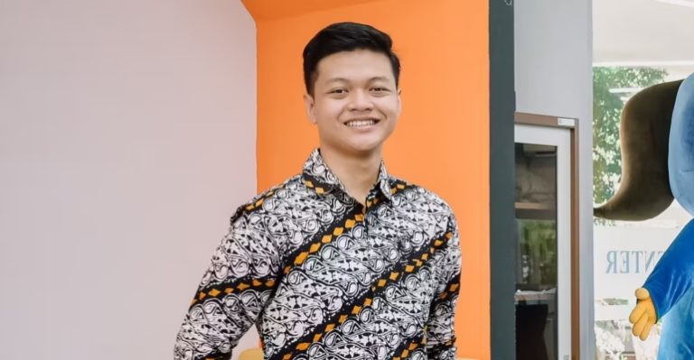 kisah-inspiratif-nabil-bintang-prayoga-anak-penjual-jamu-yang-sukses-menjadi-lulusan-terbaik-ipb-university-770x400