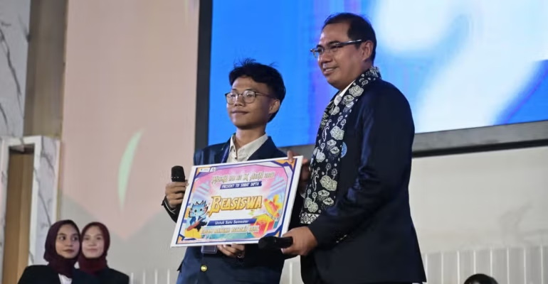 rector-s-game-cara-unik-ipb-university-sambut-dan-bangkitkan-semangat-mahasiswa-baru-di-mpkmb-63-770x400